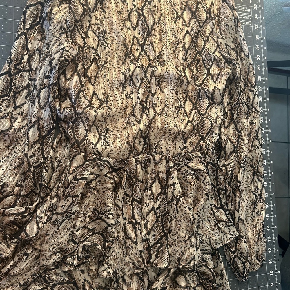 MSK Abstract Pattern Long Sleeve Dress - Picture 9 of 11
